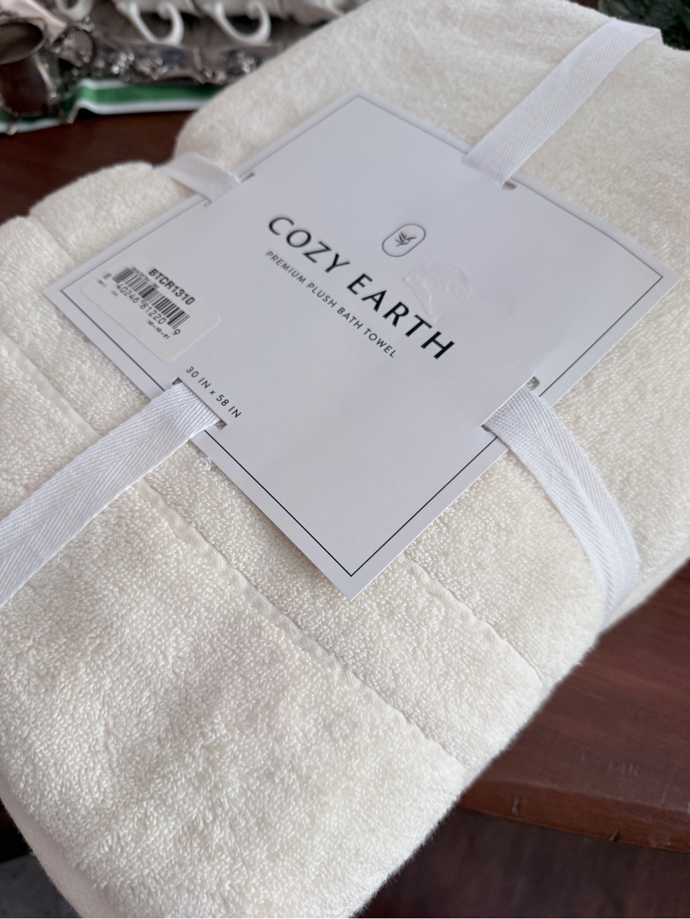 Cozy Earth Premium Plush Bath Towel — Cream